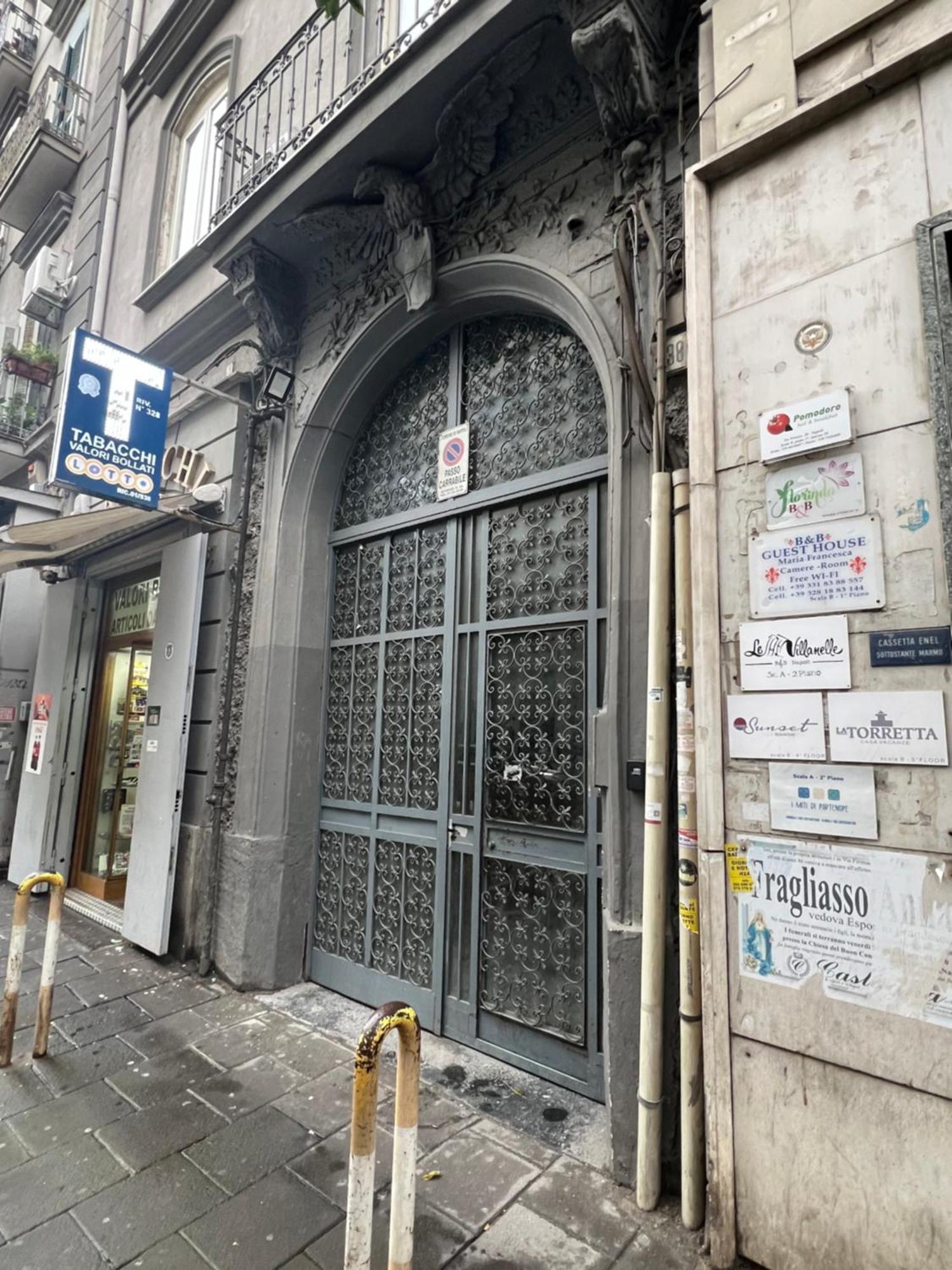 Beb Mariafrancesca Panzió Nápoly Kültér fotó