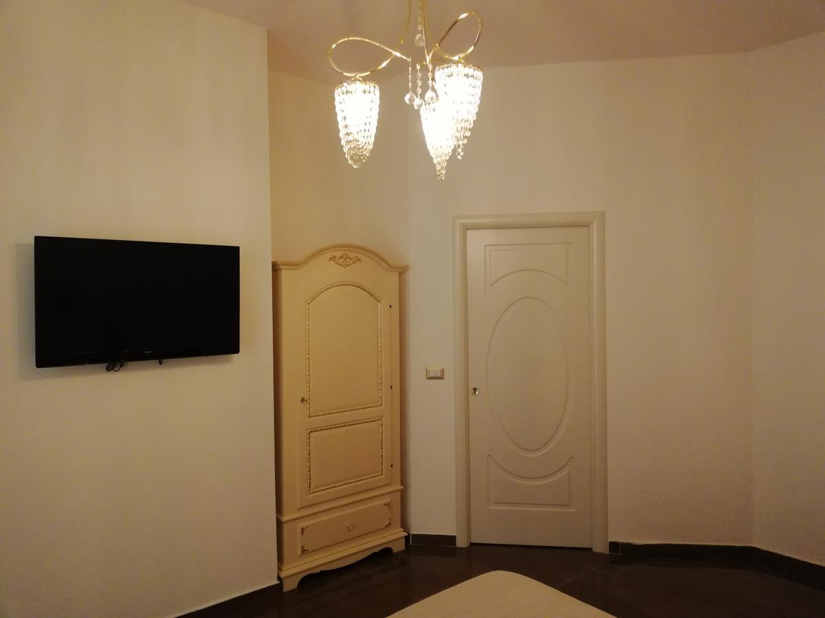 Beb Mariafrancesca Panzió Nápoly Kültér fotó