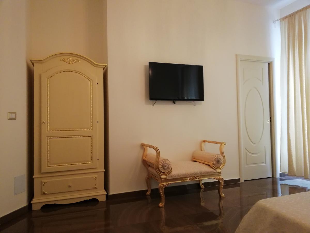 Beb Mariafrancesca Panzió Nápoly Kültér fotó