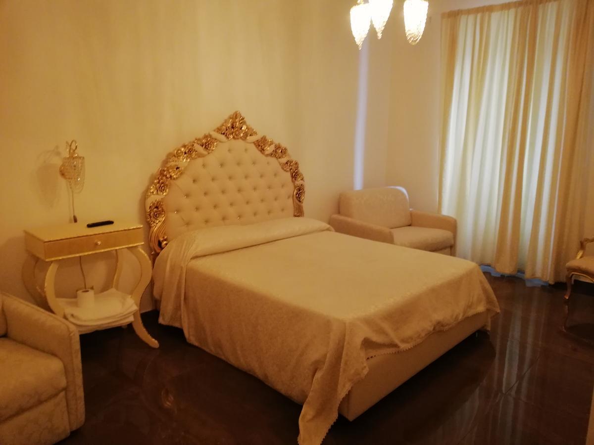 Beb Mariafrancesca Panzió Nápoly Kültér fotó